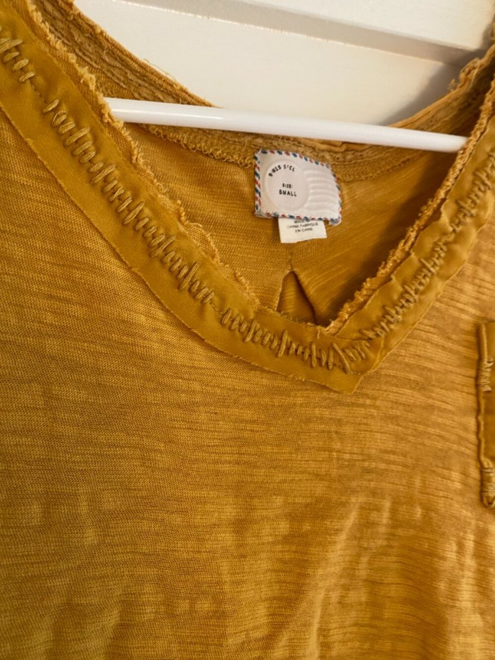 9-H15 STCL Mustard Yellow Slouchy V-Neck Pocket Top Size Small - Picture 7 of 9